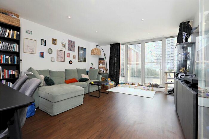 2 Bedroom Apartment To Rent In Oxygen Apartments, Western Gateway, Royal Victoria Docks, E16