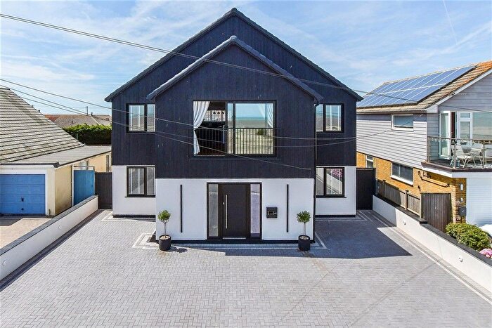 5 Bedroom Detached House For Sale In The Parade, Greatstone, Kent, TN28