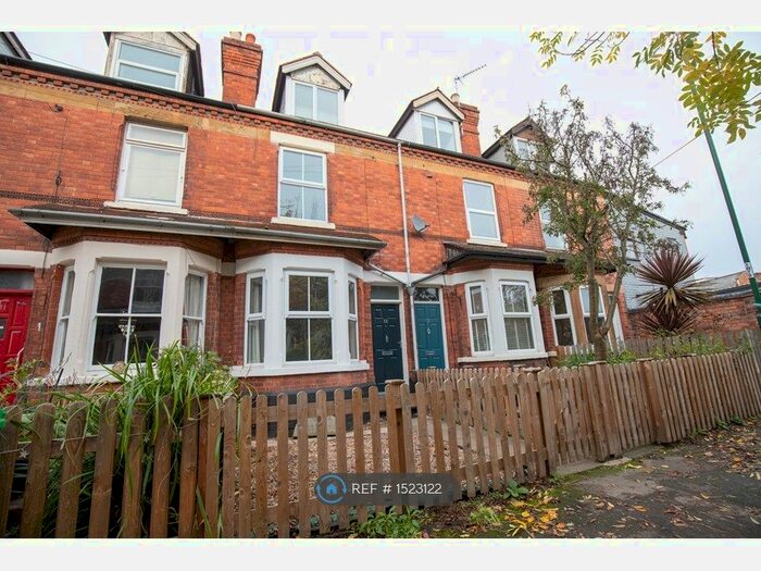 3 Bedroom Terraced House To Rent In Wesley Grove, Nottingham, NG5