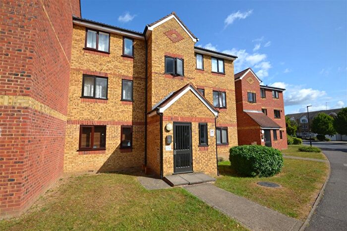 1 Bedroom Flat To Rent In Redford Close, Bedfont, TW13