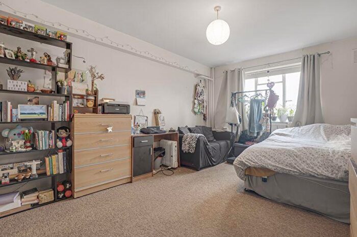 2 Bedroom Apartment For Sale In Shiraj Tower, Commercial Road, E1