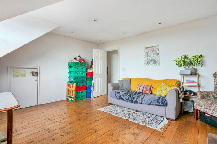 1 Bedroom Flat To Rent In Springfield, London, E5