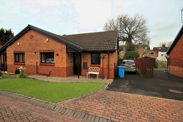 2 Bedroom Bungalow For Sale In Oribi Close, Hull, HU4