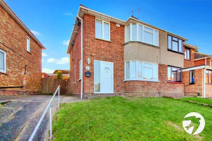 3 Bedroom Semi-Detached House To Rent In Vale Drive, Chatham, Kent, ME5