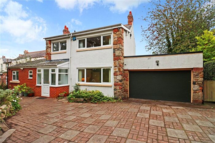 3 Bedroom Detached House For Sale In Smailes Lane, Rowlands Gill, Tyne And Wear, NE39