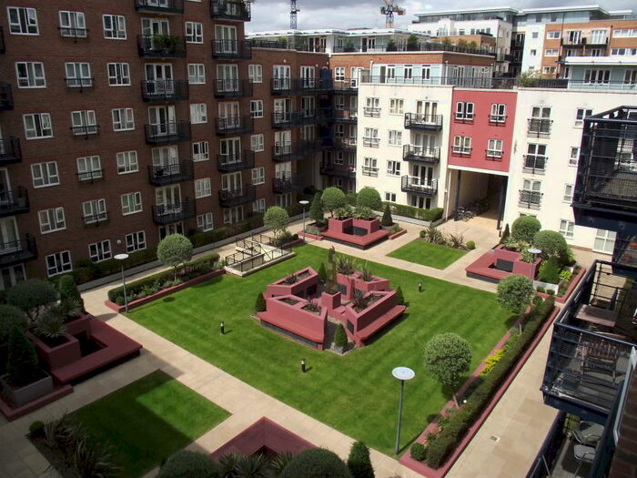 2 Bedroom Apartment To Rent In Royal Quarter - Central Kingston, KT2