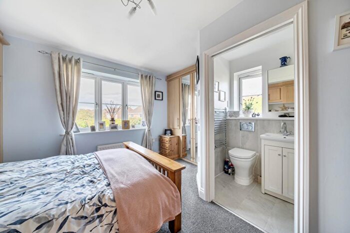 2 Bedroom Detached House For Sale In Aylesbury, Buckinghamshire, HP20