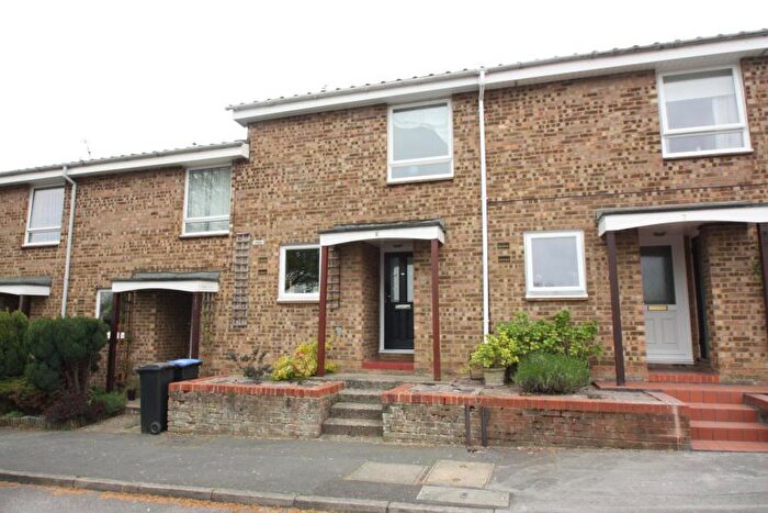3 Bedroom Terraced House To Rent In Knaphill, Woking, GU21