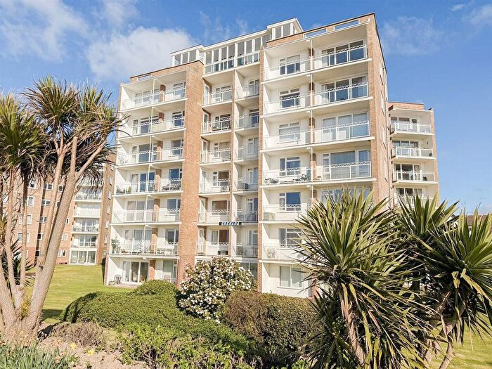 2 Bedroom Flat For Sale In West Parade, Bexhill-On-Sea, TN39