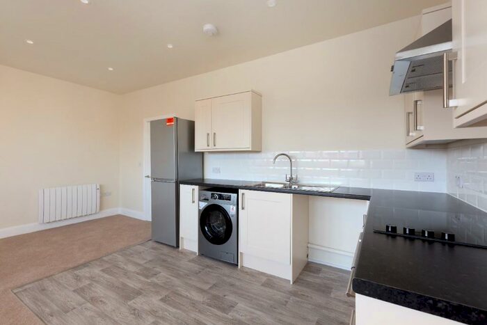 1 Bedroom Flat To Rent In Grove Road, Eastbourne, East Sussex, BN21