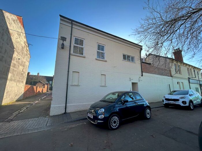 2 Bedroom Apartment To Rent In Buckingham Street, MK12