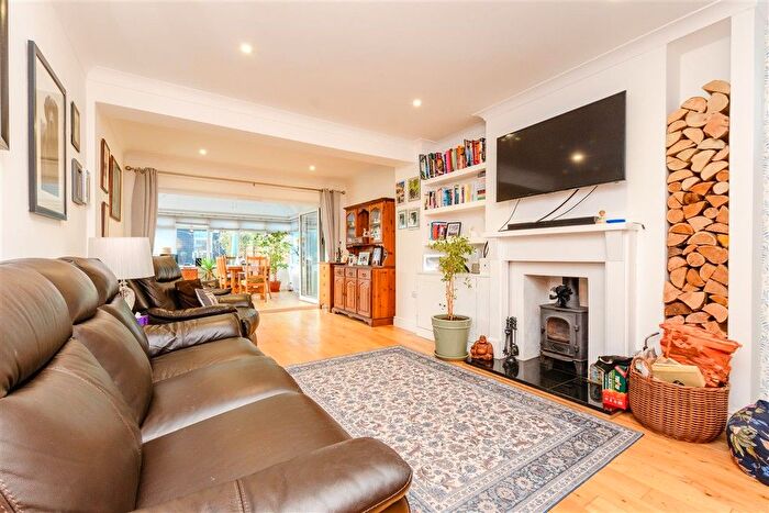 4 Bedroom Detached Bungalow For Sale In Norwood Lane, Meopham, Kent, DA13