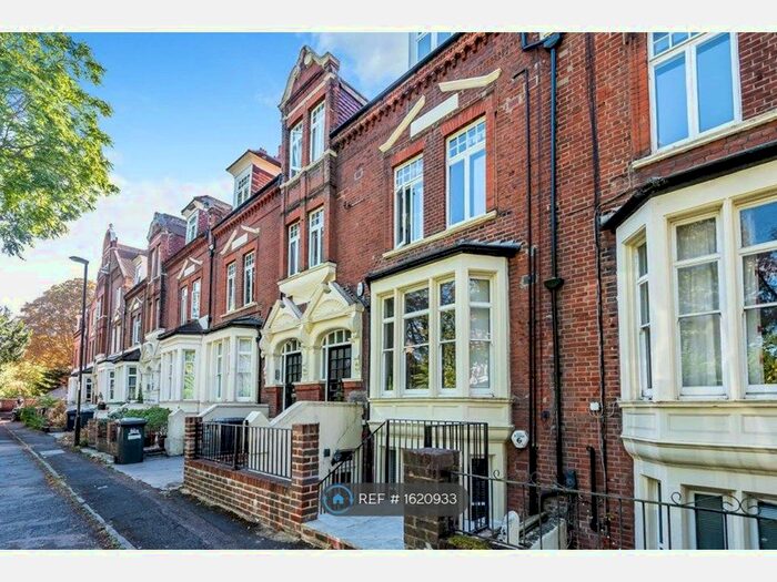 2 Bedroom Flat To Rent In Adelaide Avenue, London, SE4