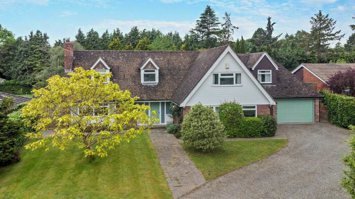 4 Bedroom Detached House For Sale In Orchard Coombe, Whitchurch Hill, Oxfordshire, RG8