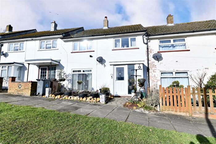 3 Bedroom Terraced House For Sale In Warwick Road, Stevenage, SG2