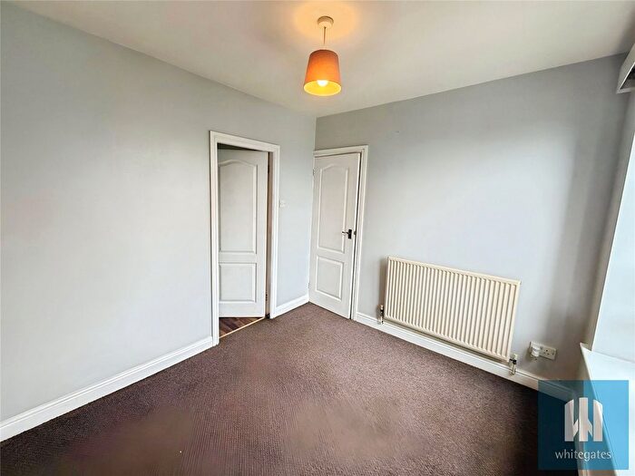 1 Bedroom Flat To Rent In Tunnel Street, Netherton, Huddersfield, West Yorkshire, HD4