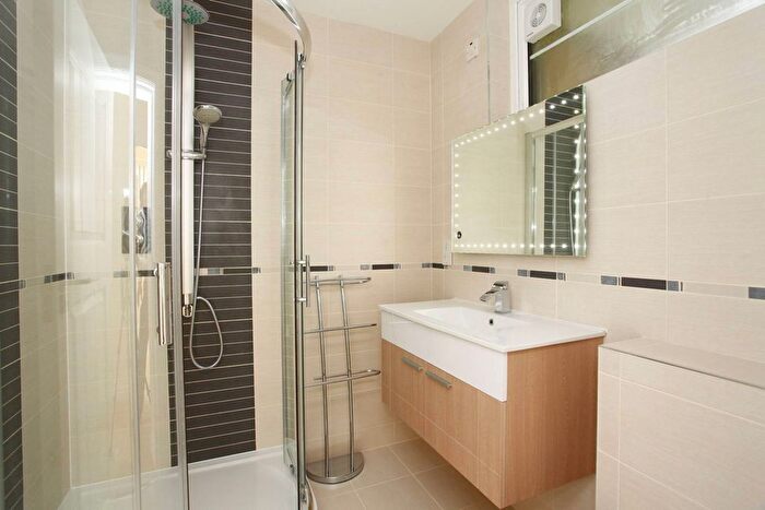 3 Bedroom Flat To Rent In Finchley Road, Hampstead, London, NW3