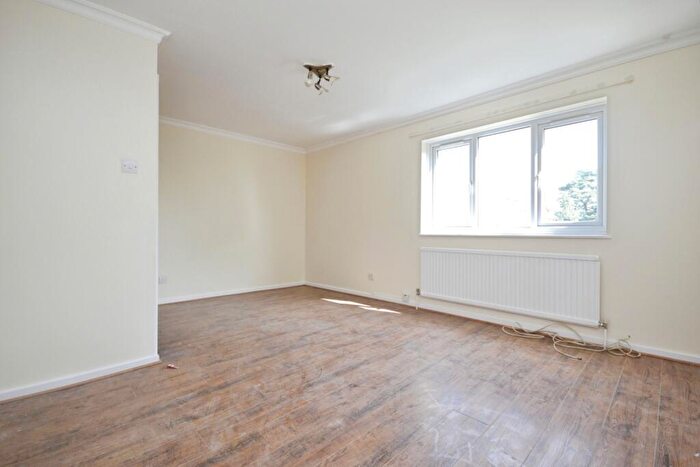 3 Bedroom End Of Terrace House To Rent In Ravensbourne Avenue Bromley, BR2