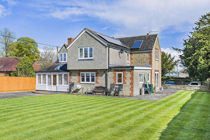 4 Bedroom Detached House For Sale In Newton Purcell, Buckingham, MK18
