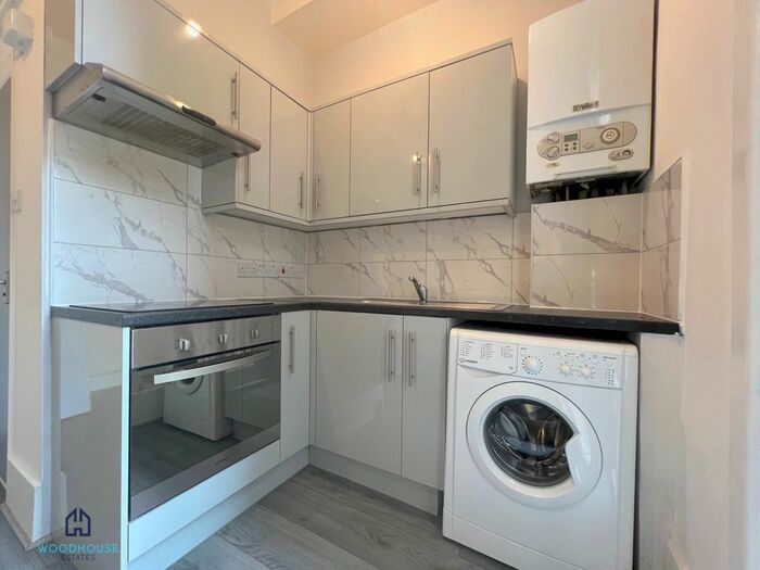 Studio To Rent In Alexandra Road, London, N8