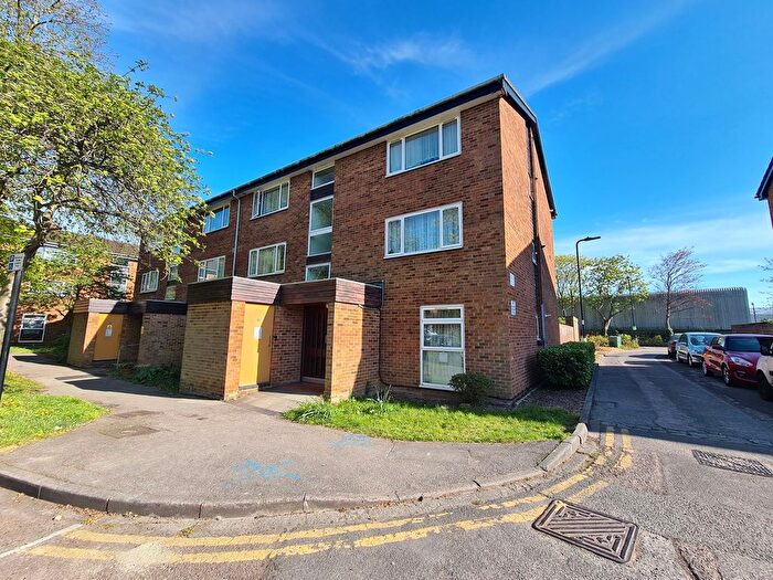 1 Bedroom Flat To Rent In Buckingham Avenue, Perivale, Greenford, UB6