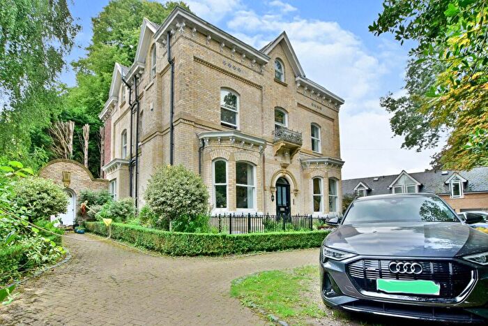 3 Bedroom Apartment To Rent In Millgate Lane, Manchester, Greater Manchester, M20