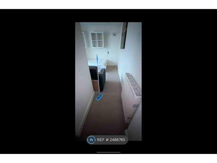 Studio To Rent In Cornwall Gardens, London, NW10