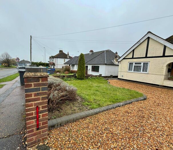 2 Bedroom Bungalow To Rent In Manor Road - Lancing, BN15
