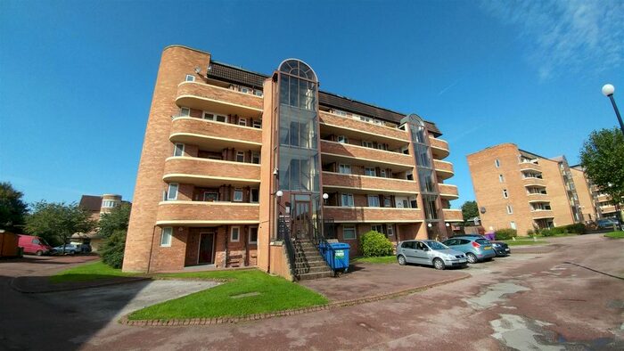 2 Bedroom Flat To Rent In Minster Court, Liverpool, L7