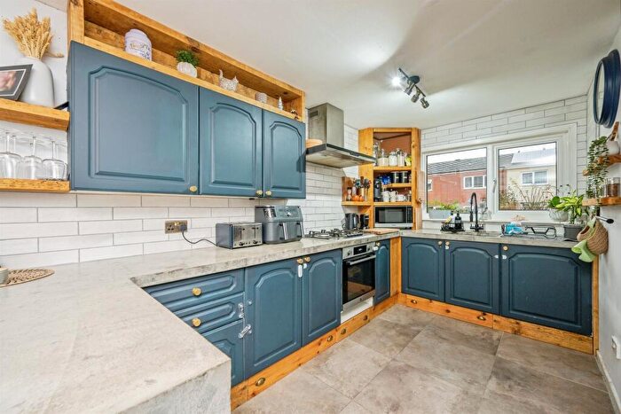 3 Bedroom End Of Terrace House For Sale In Brookside, Ashbourne, DE6