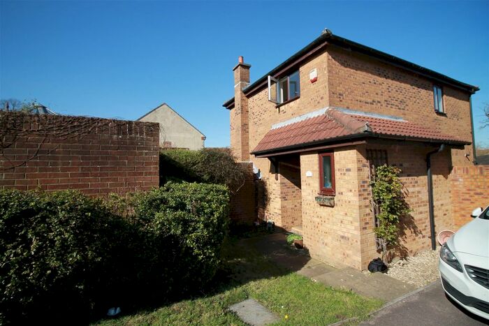 3 Bedroom Property To Rent In Grange Close, Bradley Stoke, Bristol, BS32