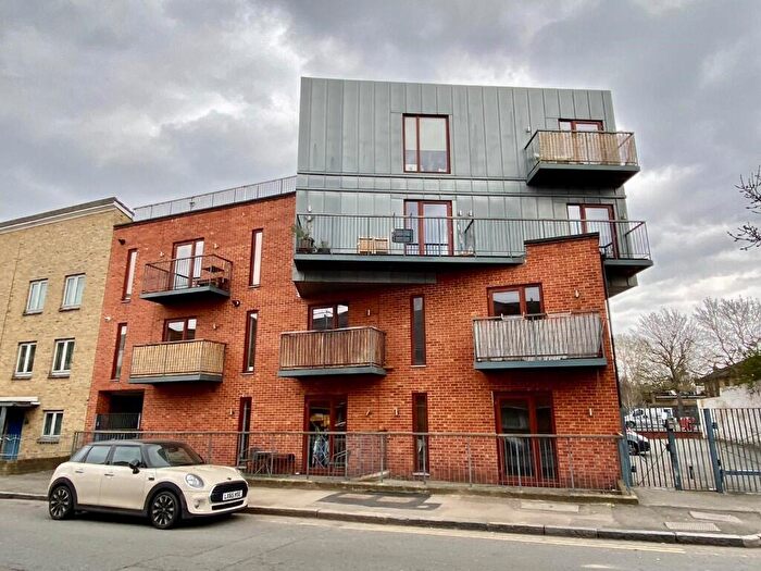 1 Bedroom Flat To Rent In Pomeroy Street, London, SE14