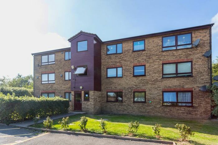 2 Bedroom Flat To Rent In Chadwell Heath, RM6
