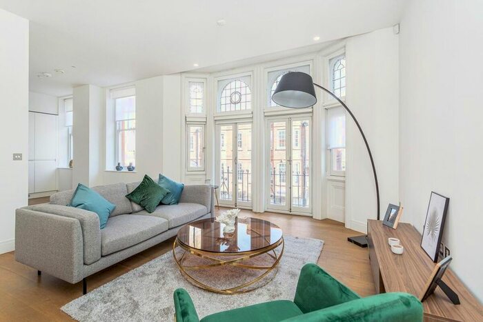3 Bedroom Flat To Rent In New Cavendish Street, London, W1G