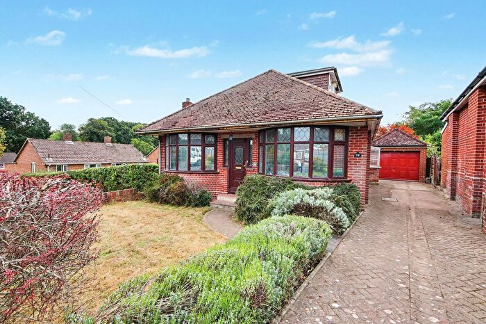 4 Bedroom Bungalow For Sale In Taunton Drive, Harefield, SO18