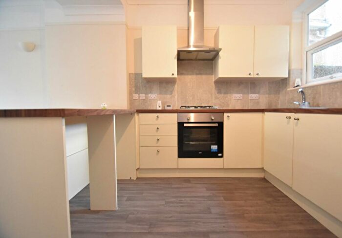1 Bedroom Flat To Rent In Highland Road, Southsea, Hampshire, PO4