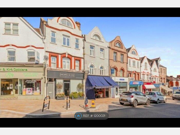 3 Bedroom Flat To Rent In Replingham Road, London, SW18