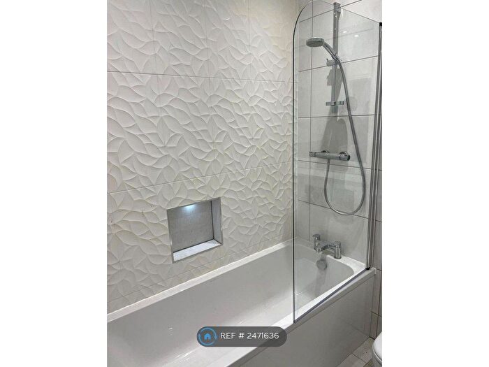 2 Bedroom Flat To Rent In Gordon Road, High Wycombe, HP13