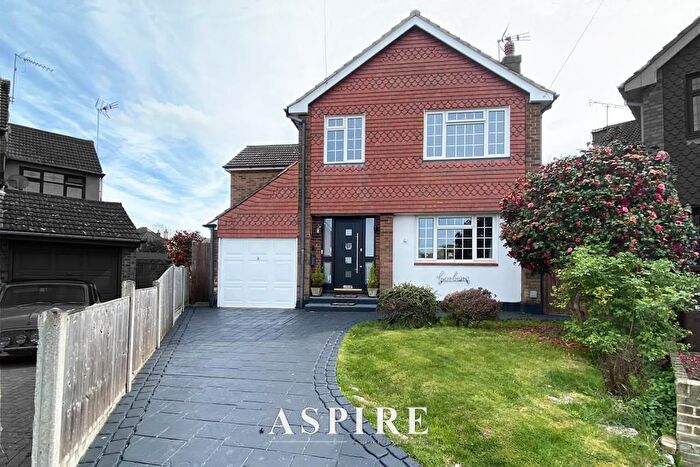 4 Bedroom Detached House For Sale In Deerhurst Close, Benfleet, SS7