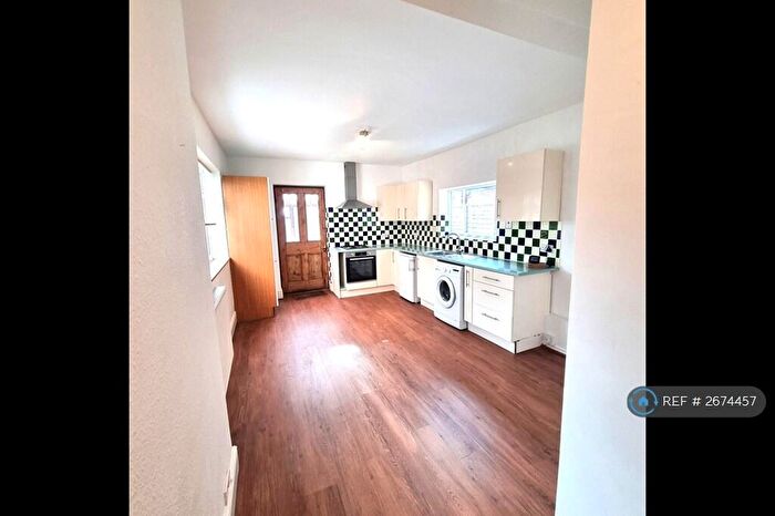 1 Bedroom Flat To Rent In Lynton Gardens, Harrogate, HG1