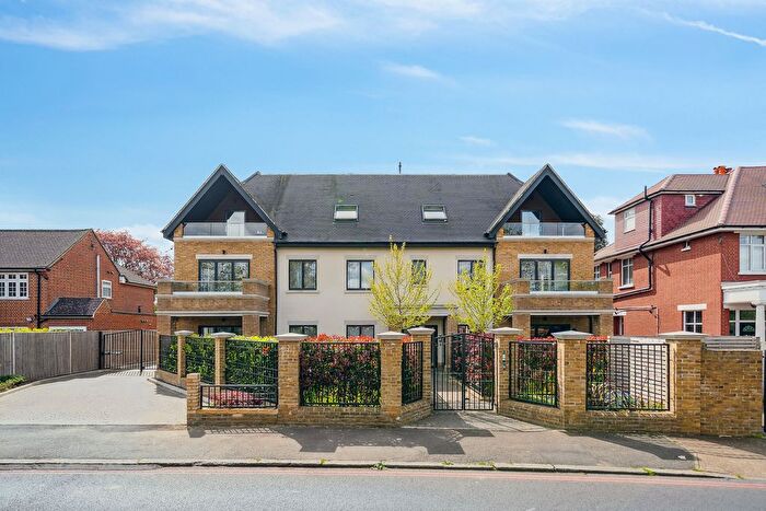 3 Bedroom Flat To Rent In Wood Lane, Isleworth, TW7