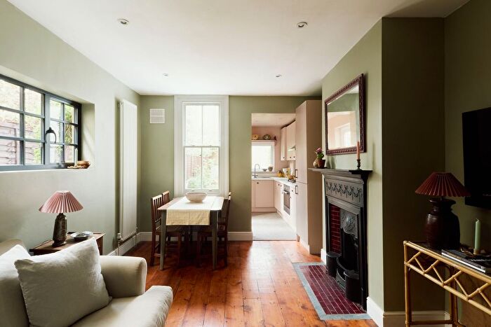 2 Bedroom Flat For Sale In Cotherstone Road, Cotherstone Road, SW2