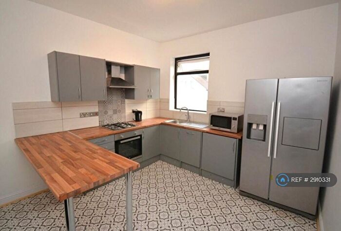 3 Bedroom Flat To Rent In Rudgrave Square, Wallasey, CH44