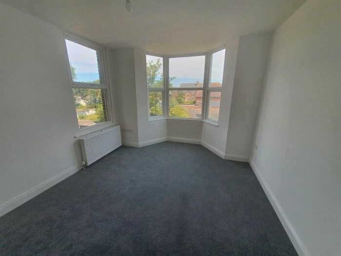 2 Bedroom Flat To Rent In Godwin Road, Cliftonville, Margate, CT9