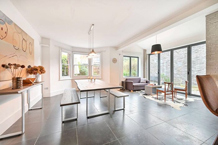 5 Bedroom Property To Rent In Kings Road, Willesden, London, NW10