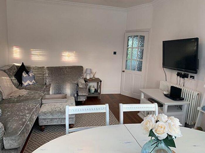 2 Bedroom Flat To Rent In Beach Avenue, Leigh-on-Sea, SS9
