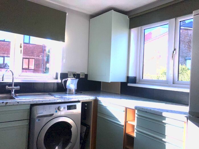 2 Bedroom Flat To Rent In School Road, Sheffield, S10
