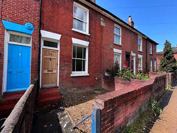 2 Bedroom Terraced House To Rent In Wickham Road, Fareham, PO16