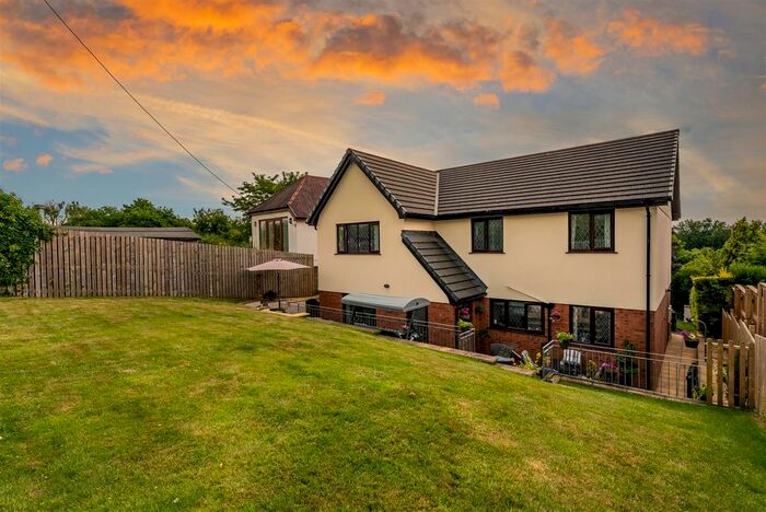 4 Bedroom Detached House For Sale In Pennard Road, Kittle, Swansea, SA3