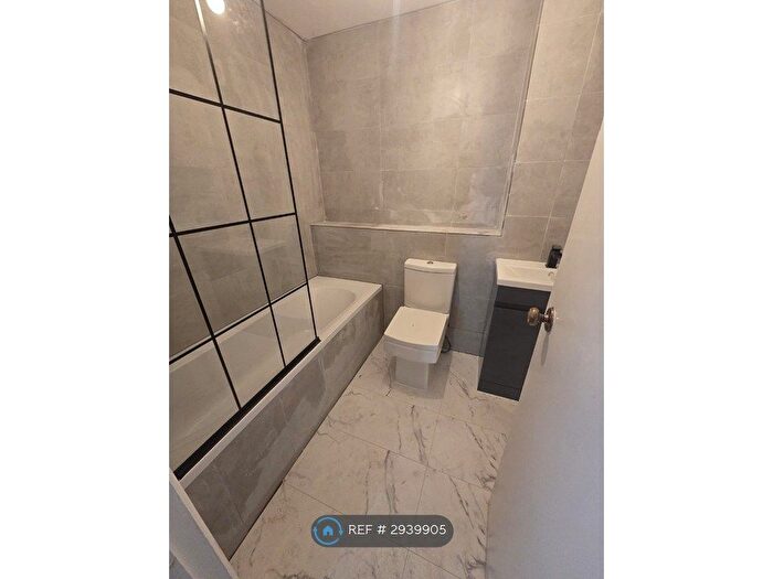 2 Bedroom Flat To Rent In Elmore Close, Wembley, HA0